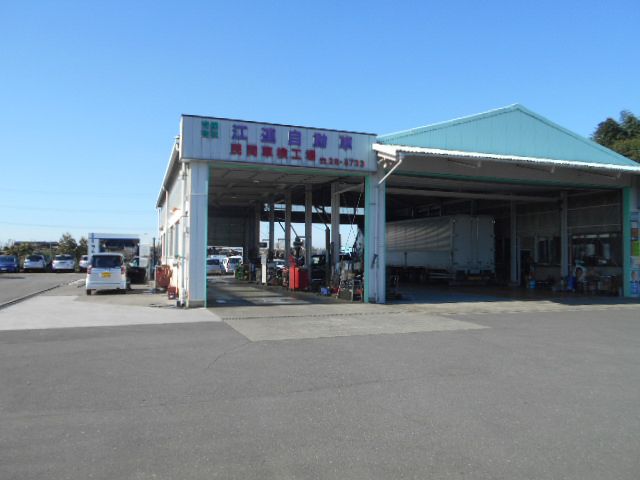 特定のメーカーだけでなく様々なメーカーのお車を販売しております。